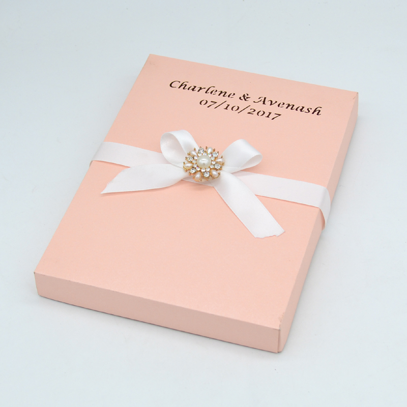 Wedding Supply.Box - Boîte d'invitation personnalisée découpée au laser
