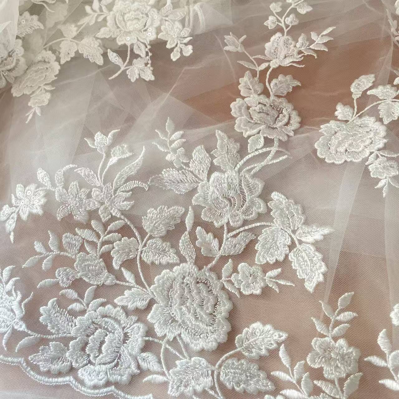 Tissu en dentelle brodée franç - Wedding Dress Supply avis et prix